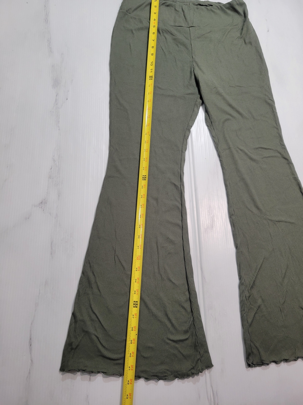 No Boundaries Olive Green Ribbed Knit Flare Pants Womens XL 15-17 Bell Bottoms - Picture 4 of 7